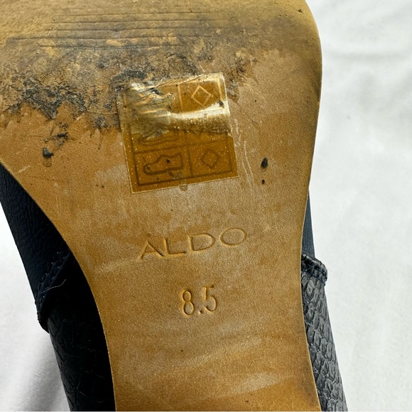 Aldo Booties Blue Casual Elegant Statement Sleek Trendy Faux Leather Versatile - Picture 2 of 8